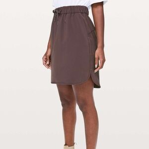 Lululemon On The Fly Skirt Black Satin Burgundy Size 6